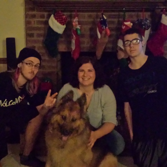 Meet your Posher, Lisa - Picture 2 of 7